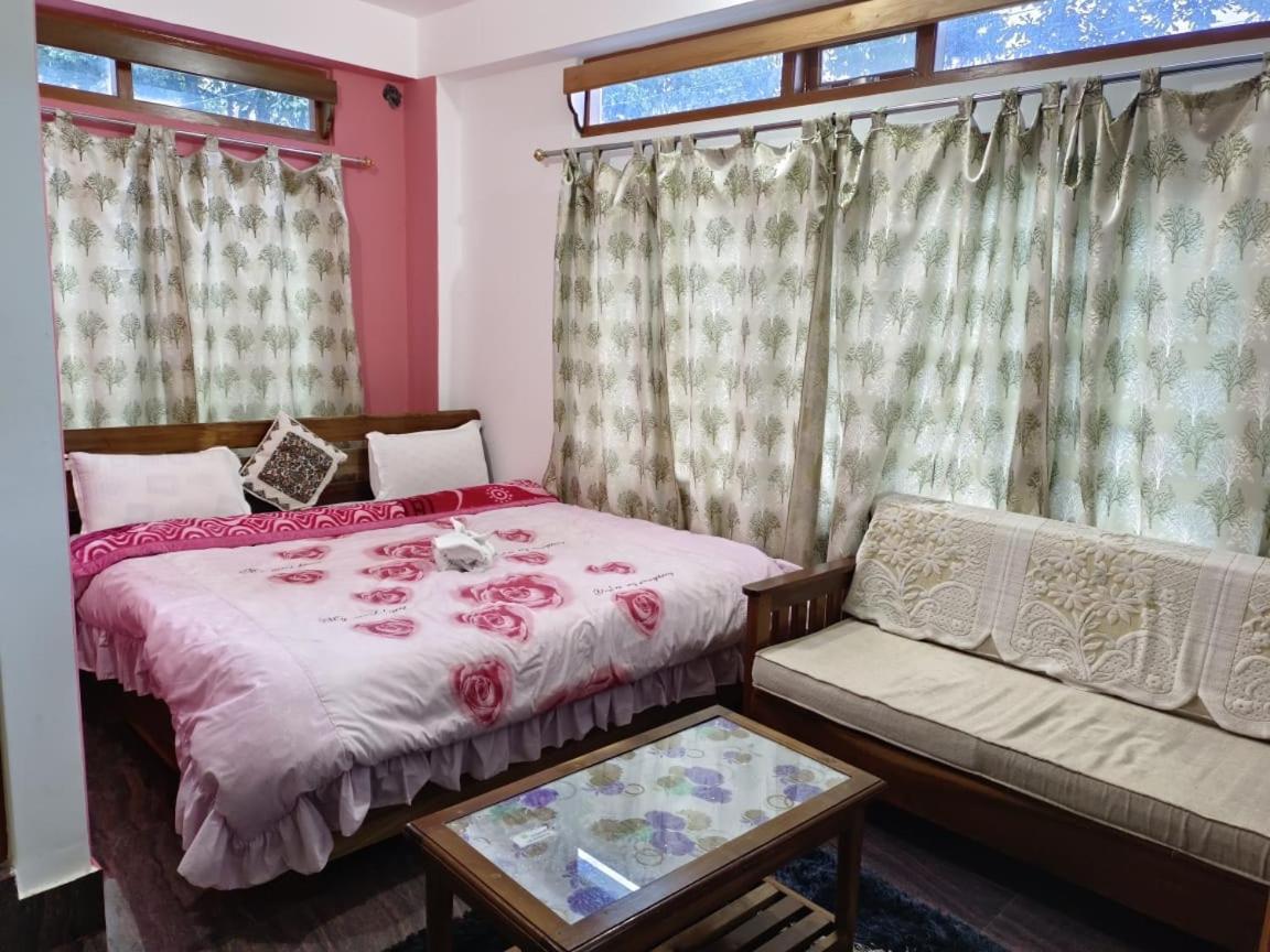 Hotel White Tara Tawang Exterior photo